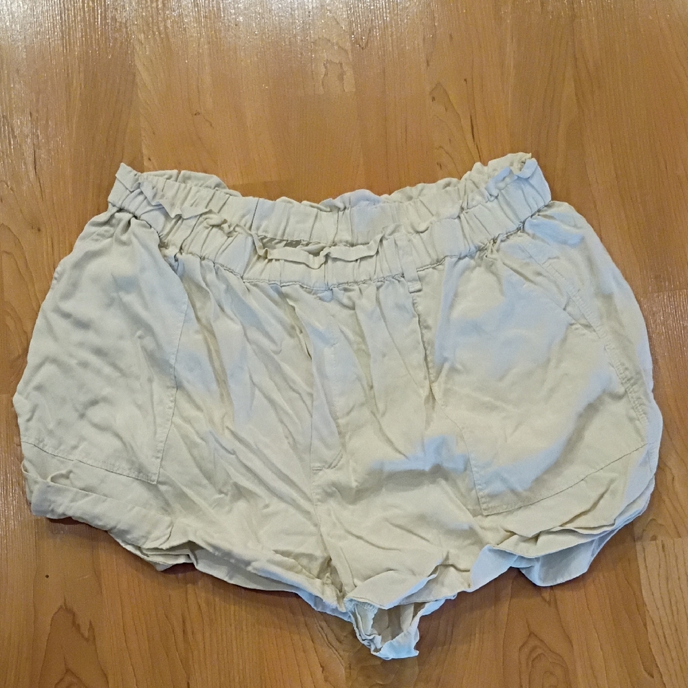 aerie Cream Elastic-Ruffle Waist Athletic Shorts